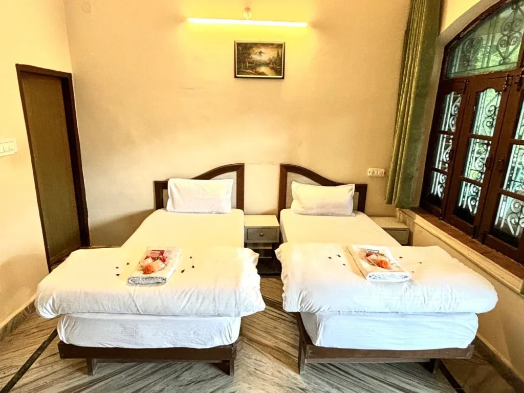 accommodation facilities at yoga teacher training school in Rishikesh